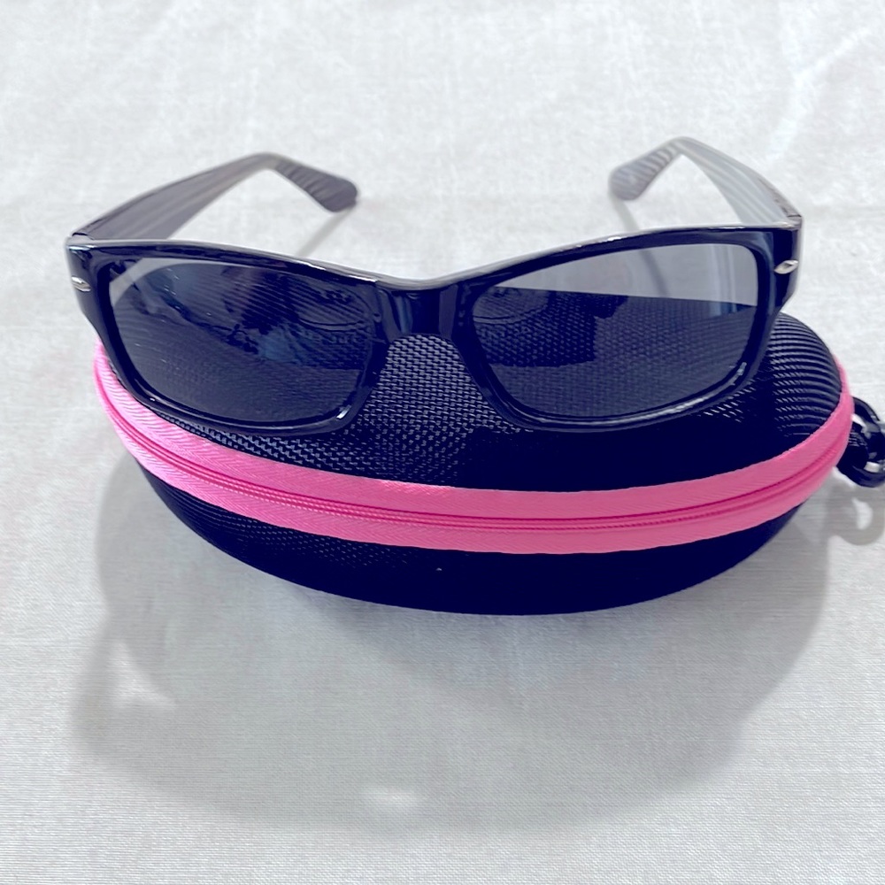 Geoffrey Beene Classic Rectangular Black Sunglass… - image 3